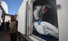 وزارة الصحة بغزة: استلام 15 جثمانًا جديدًا من الشهداء المفرج عنهم من الاحتلال