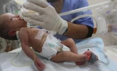 الاحتلال يحاصر الرضع باحتجاز حليب الأطفال ويهدد حياتهم