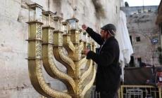 "الحانوكاه" عيد توراتي يتحوّل إلى أداة استفزاز وتهويد من الأقصى إلى غزة