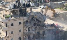 حماس: هدم عمارة سكنية في واد قدوم بسلوان جريمة حرب وتصعيد خطير لتهجير المقدسيين