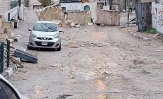 قوات الاحتلال تفرض منع تجوال جنوب الخليل وتنفذ حملة اعتقالات