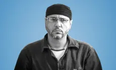 إعلام الأسرى: إصابة الأسير القائد عبد الله البرغوثي خلال قمع الأسرى في سجن جلبوع