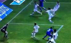 لحظة تسجيل فيدي فيكو هدفا في مرماه