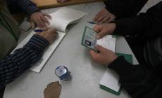 آخر انتخابات بلدية فلسطينية جرت بالضفة الغربية عام 2012 وقاطعتها حركة حماس (الأرشيف)