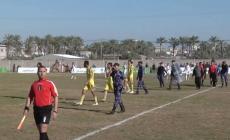 جانب من أحداث مباراة خدمات النصيرات وشباب خانيونس