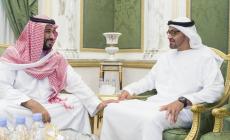 بن زايد يمينا وبجانبه بن سلمان