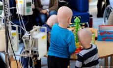 أطفال مصابون بالسرطان