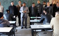 خلال تفقد وكيل وزارة التربية والتعليم زياد ثابت المتقدمين لامتحان مزاولة المهنة