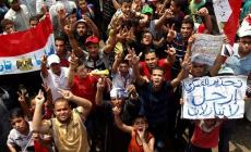 مواطنين مصريين يحتجون ضد المجلس العسكري (الأرشيف)