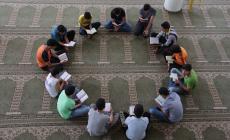 حلقة من حلقات التحفيظ (تصوير محمود أبو حصيرة)