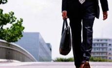 لماذا علينا المشي 5 دقائق لكل ساعة عمل يوميا؟