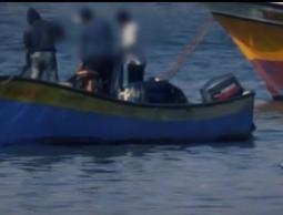 بالوثائق: الصيد الممنوع في حوض الميناء.. من يتقاسم 