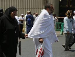 بالصور: الحجاج يتوافدون إلى مشعر منى لقضاء يوم التروية