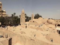 الدير