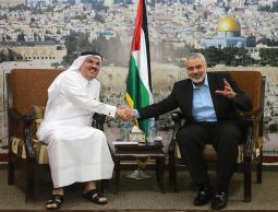  العمادي يلتقي هنية