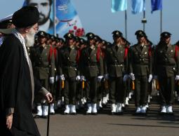 ايران: 8  قتلى في هجوم استهدف عرضا عسكريا واتهامات للسعودية