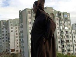 معاناة في الشارع الجزائري جراء الأزمة الاقتصادية