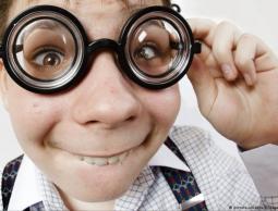 العين تعتبر بمثابة شاشة رصد للتغيرات التي يمكن أن تتعرض لها مختلف مناطق الجسم