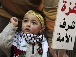 اقامة معرض لرسومات الأطفال 