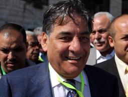 عمرو من حليف لخصم لعباس