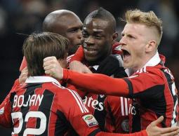 فرحة لاعبي ميلان بالفوز