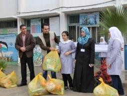 جانب من توزيع الجوائز على الطلبة