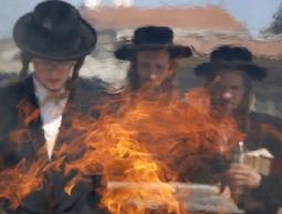 مستوطنون يحرقون سيارتين