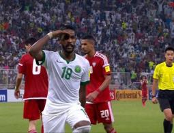 فرحة العابد بالهدف الثاني للسعودية