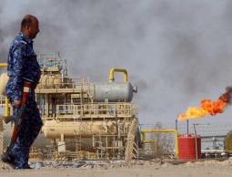 النفط يرتفع بفضل تراجع الإمدادات وقوة الطلب