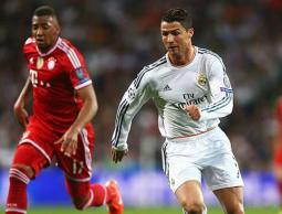 كريستيانو رونالدو يمينا