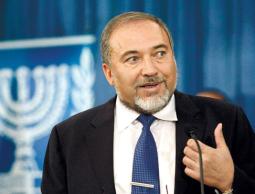  وزير الخارجية المستقيل أفيغدور ليبرمان