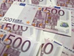 اليورو يهبط لأدنى مستوى منذ 2006