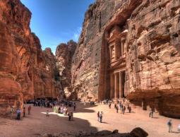 تراجع اعداد السياح في الاردن عام 2015