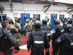 الأسرى أغلقوا كافة المعتقلات