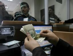 صرف مساعدات مالية لجرحى وشهداء مسيرة العودة