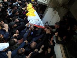 تشييع حاشد للشهيد الطفل الداية بغزة