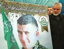 صورة من خيمة عزاء الشهيد عمر أبو ليلى