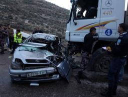 مصرع شاب من نابلس وإصابة 3 آخرين في حادث سير مروع جنوب جنين