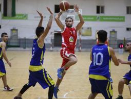 جانب من أحد مباريات السلة الموسم الماضي