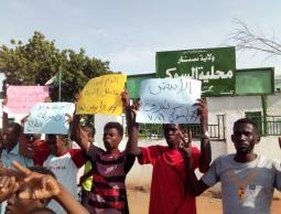 قتل 6 بمدينة الأبيض واتهمت المعارضة قوات الدعم السريع بمسؤوليتها عن الفض- تجمع المهنيين على 