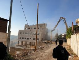 أبو زهري: هدم الاحتلال للمساكن بصور باهر نتيجة طبيعية لورشة البحرين