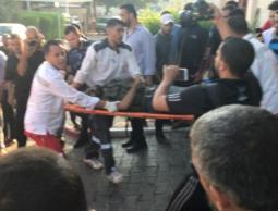 بالصور: الطواقم الطبية تنتشل جثامين 3 شهداء شمال القطاع