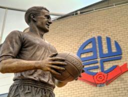 شعار نادي بيري