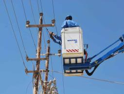 الاحتلال يخطّط لقطع الكهرباء عن مناطق في الضفة الغربية