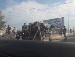 مصرع مواطن وإصابة نجله بجراح خطره بانقلاب سيارتهما وسط القطاع