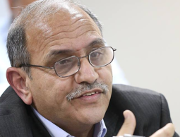 هاني المصري: اعتبار السلطة استلامها المقاصة انتصارا 