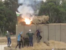 شبان يخترقون الحدود ويستولون على معدات لجيش الاحتلال