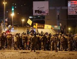 انتشار كثيف للقوات الأمنية للفصل بين الجانبين عند جسر الرينغ وسط بيروت