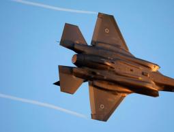 صحيفة عبرية: على )إسرائيل) أن تواصل هجماتها ضد إيران دون الانجرار إلى حرب