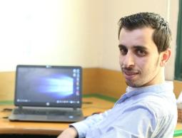 أحمد أبو قمر